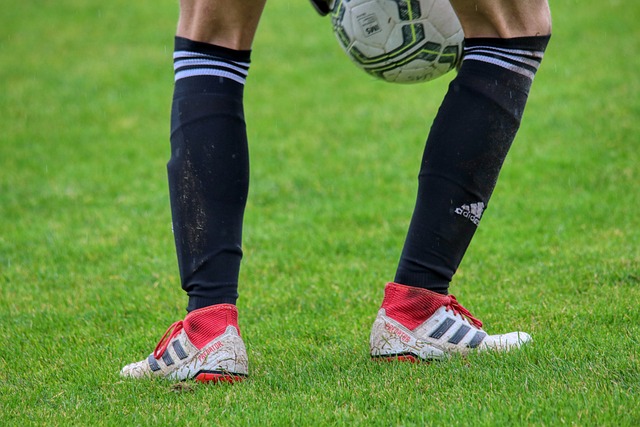 迪马：斯卡尔维尼右内收肌拉伤，将继续因伤缺阵