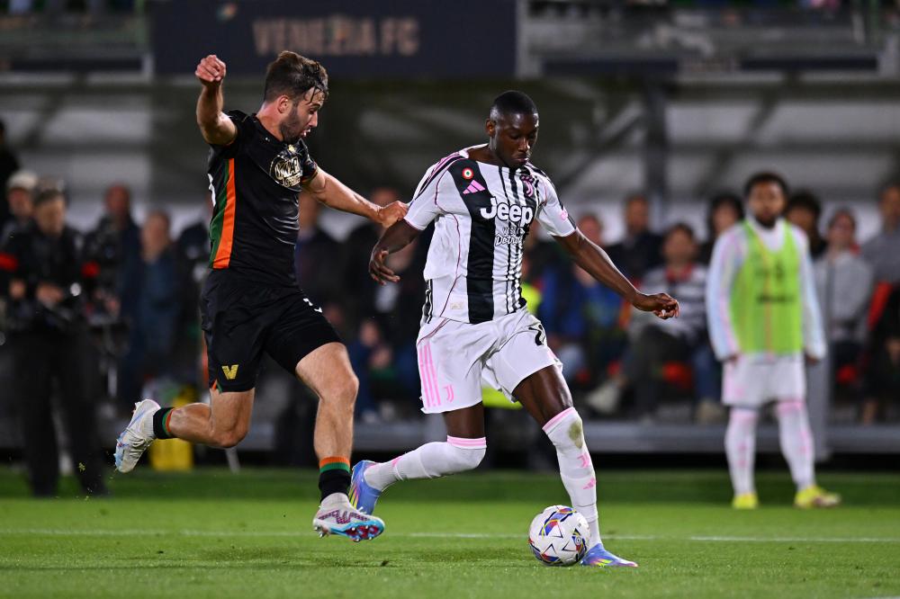 乒乓球混团世界杯：中国队一日双胜 延续强势表现